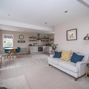 Rudd House Apartment